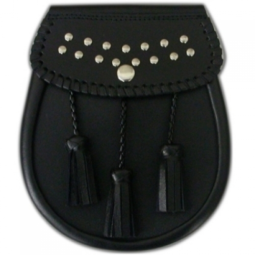 Black-Leather-sporran-with-a-studs-design-on-the-flap