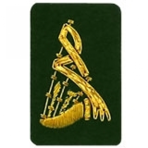 Bagpipe-Badge-Gold-Bullion-on-Green