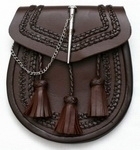 Brown-leather-sporran-Front-pin-loop-closure,-Double-plaited-pattern-on-the-flap
