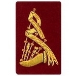 Bagpipe-Badge-Gold-Bullion-on-Red