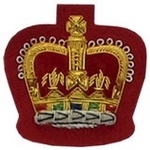 Queens-Crown-Badge-Gold-Bullion-on-Red