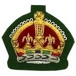 Kings-Crown-Badge-Gold-Bullion-on-Green