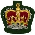 Queens-Crown-Badge-Gold-Bullion-on-Green